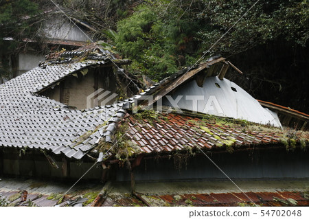 Marginal settlements ruins 54702048