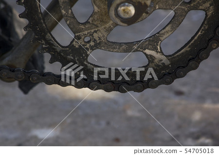 Old bicycle chain Oil-stained 54705018