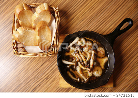 Ajillo and Baguette Ajillo and Baguette 54721515