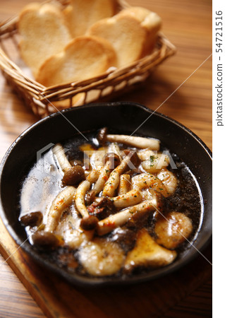 Ajillo and Baguette Ajillo and Baguette Ajillo and Baguette Ajillo and Baguette 54721516