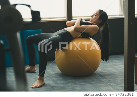 健身球 平衡球 女生 54722391