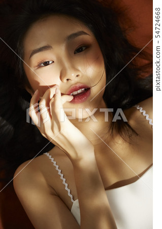 Beauty contrast overhead view 54724668