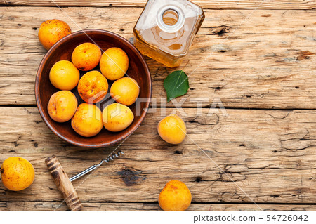 Sweet apricot wine Sweet apricot wine 54726042