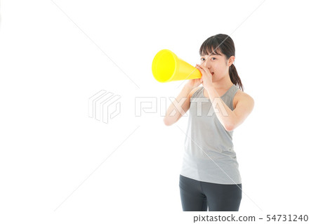 Young woman doing sports cheer 54731240