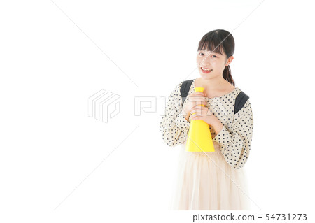 Young woman doing sports cheer 54731273