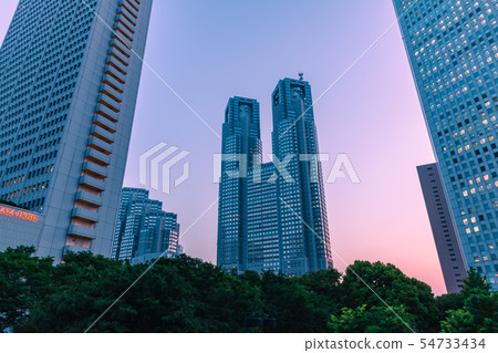Evening view of skyscrapers in Shinjuku Fukutoshin 54733434