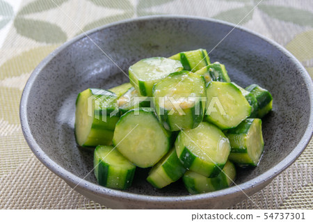 Steamed cucumbers 54737301
