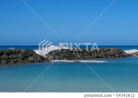 魔法島阿拉莫阿納海灘公園的防波堤 魔法島阿拉莫阿納海灘公園的防波堤 54741612