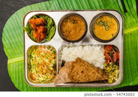 Curry and Chapati typical Indian food 54743083