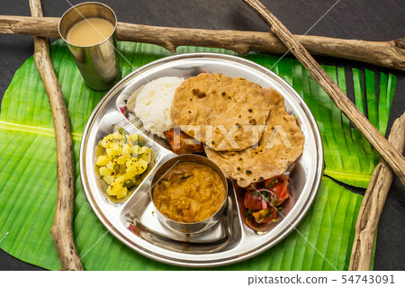 Curry and Chapati typical Indian food 54743091