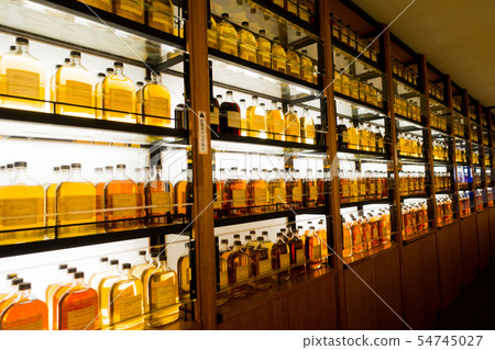 Yamazaki whiskey 54745027