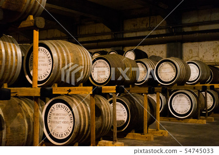 Yamazaki whiskey sake storehouse 54745033