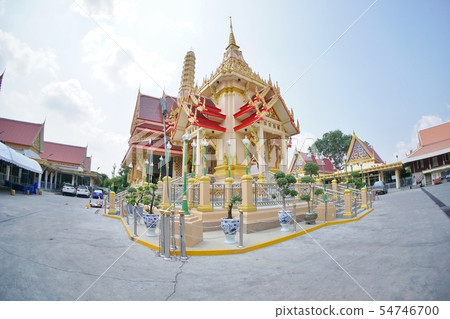 泰國寺廟“Wat Dam Samrong” 54746700
