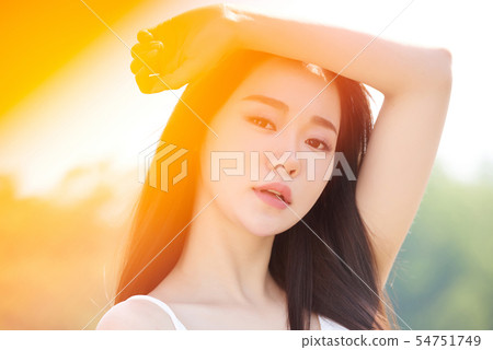 Woman beauty sunset 54751749