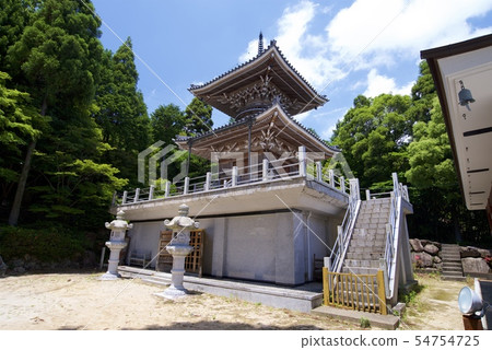 兵庫縣西宮市的Ryorinji寺塔 兵庫縣西宮市的Ryorinji寺塔 54754725