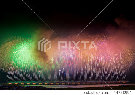 Kashiwazaki fireworks and shakutama 100 shots simultaneously Kashiwazaki fireworks and shakutama 100 shots simultaneously 54758994