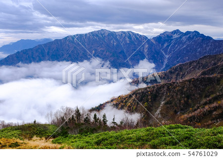 從Nobune-dake / Renka-dake頂部的Tanoeike Sanso的視圖 54761029