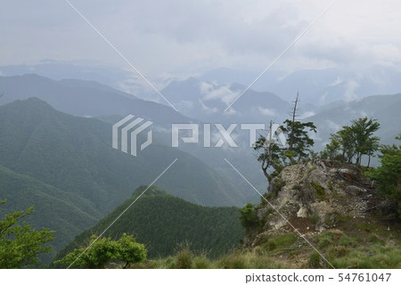 [Kamikitayama Village, Nara Prefecture] Mountain range of the Kii Mountains seen from the Odaigahara Driveway 54761047