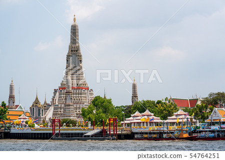 黎明寺寺廟在曼谷,泰國 黎明寺寺廟在曼谷,泰國 54764251