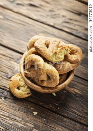 Traditional Italian bread taralli 54773010
