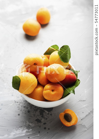 Fresh sweet apricots 54773011