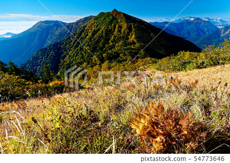 Chogatake and Otakiyama seen from the mountain trail to Chomonake Chogatake and Otakiyama seen from the mountain trail to Chomonake 54773646