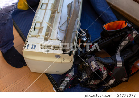 Air conditioning replacement construction Air conditioning replacement construction 54778078