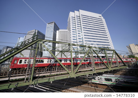 Tokyo's cityscape landscape in Japan Shop for skyscrapers in Shinagawa etc. 54778310