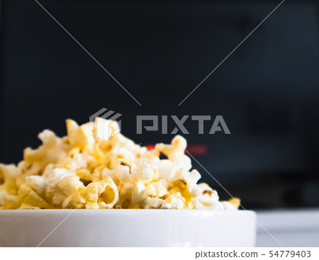 Popcorn bowl and Smart TV Popcorn bowl and Smart TV 54779403