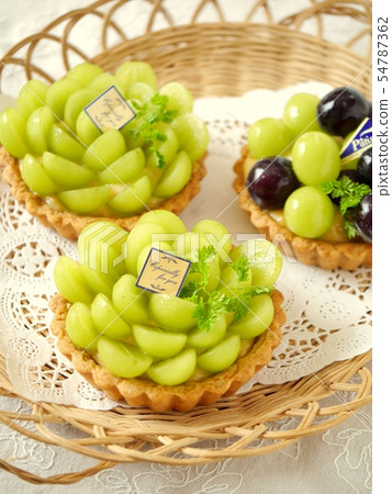 Shine Muscat&Nagano Purple Tart(垂直位置) Shine Muscat&Nagano Purple Tart(垂直位置) 54787362