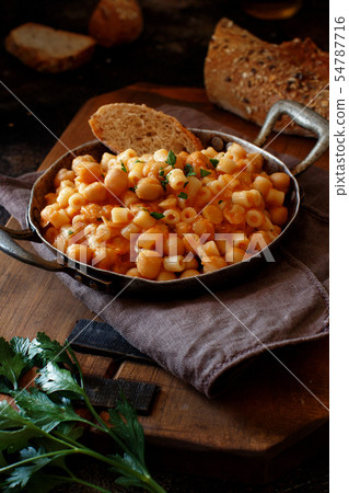 Ditalini pasta with chickpeas Ditalini pasta with chickpeas 54787716