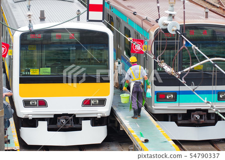 在Mitaka車輛中心停車的清掃風景 在Mitaka車輛中心停車的清掃風景 54790337
