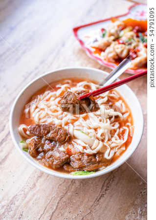 牛肉牛肉麵台灣菜拉涼板茄子台灣牛肉麵九宮 54791095
