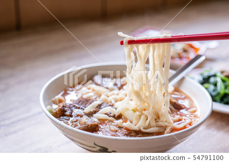 牛肉牛肉麵台灣菜拉涼板茄子台灣牛肉麵九宮 54791100