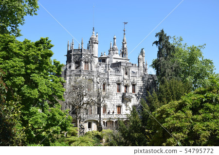 Regalrera Palace 54795772