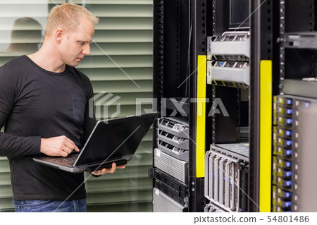 It consultant in data center It consultant in data center 54801486