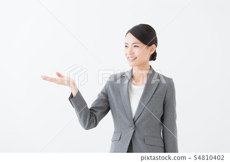 20多歲女性灰色西裝 54810402