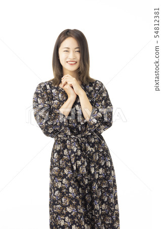A woman in his tw A woman in his tw 54812381