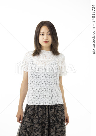 A woman in his tw A woman in his tw 54812724