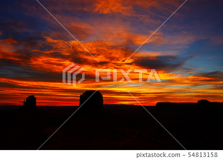 Monument Valley 54813158