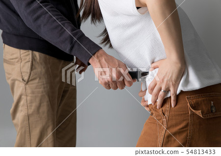 男人刺傷女人 54813433