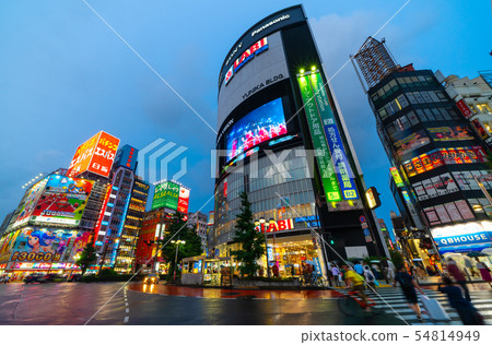 Tokyo cityscape in Japan I look at Shinjuku / Kabukicho Ichibancho or "More Chuo Dori Shokudo Yokocho" Tokyo cityscape in Japan I look at Shinjuku / Kabukicho Ichibancho or "More Chuo Dori Shokudo Yokocho" 54814949