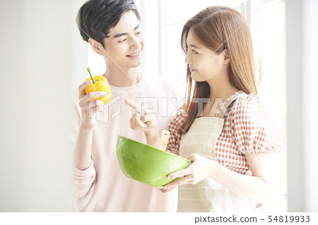 Couples Lifestyle Cuisine 54819933