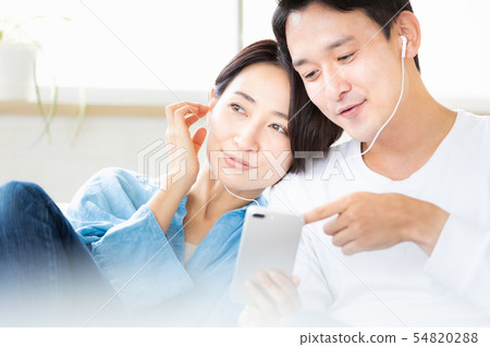 Couple couple smartphone earphone Couple couple smartphone earphone 54820288