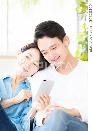 Couple couple smartphone earphone Couple couple smartphone earphone 54820300