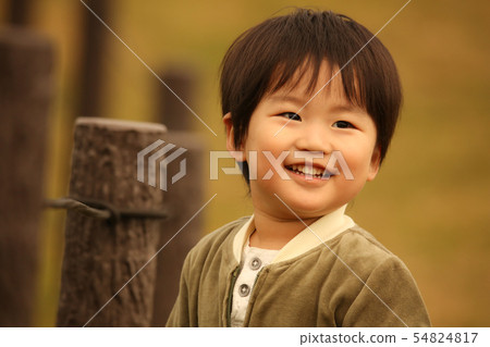 微笑男孩 微笑男孩 54824817