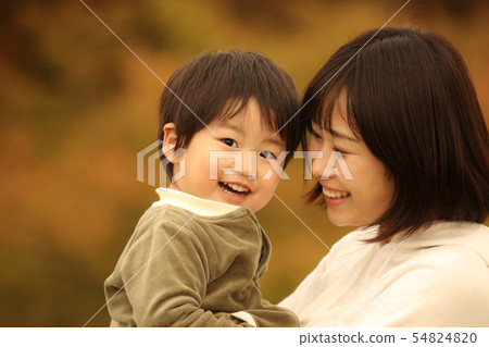 笑臉父母和孩子 笑臉父母和孩子 54824820