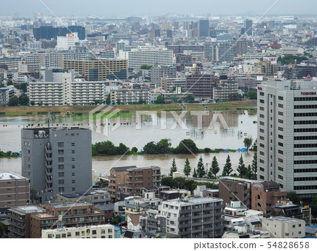 多摩河和柴田，市中心因大雨或多摩河雨後被大水淹沒 54828658