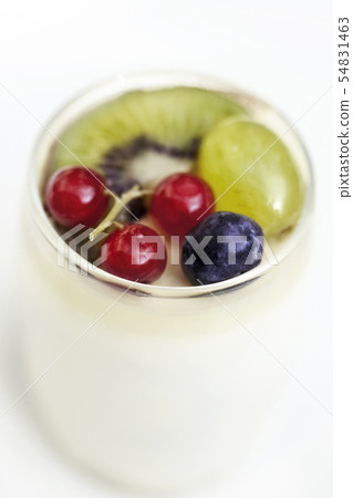 Vanilla yogurt and various fresh fruits Vanilla yogurt and various fresh fruits 54831463
