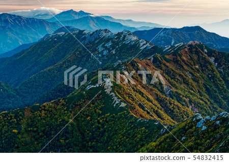 從大山山看到的早晨山高山山脈山脈 54832415